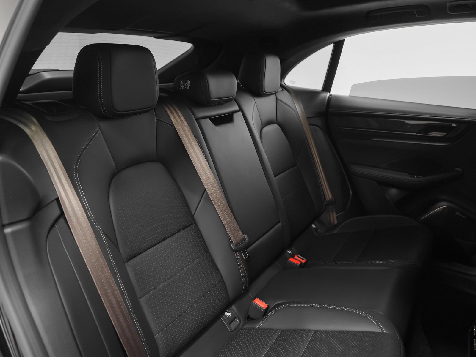 New 2025 Porsche Macan Turbo Electric AWD/4WD image 32