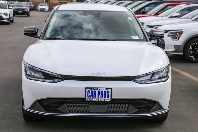 New 2024 Kia EV6 Light RWD image 3