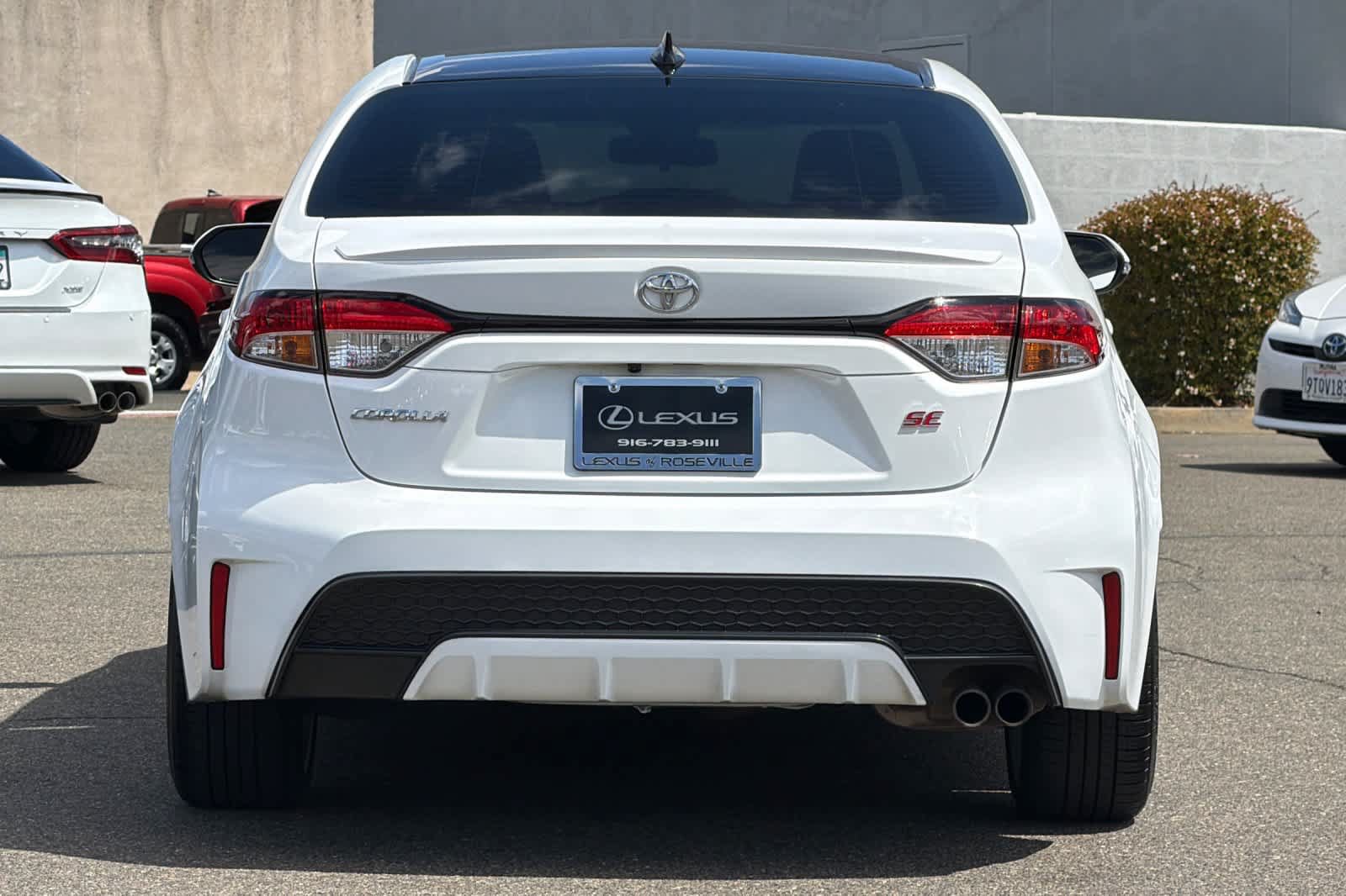 Used 2022 Toyota Corolla SE w/ SE Premium Package FWD image 8