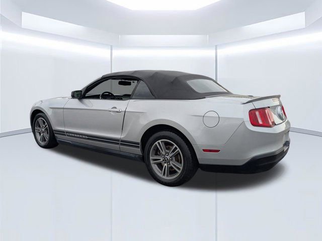 Used 2010 Ford Mustang Convertible image 6