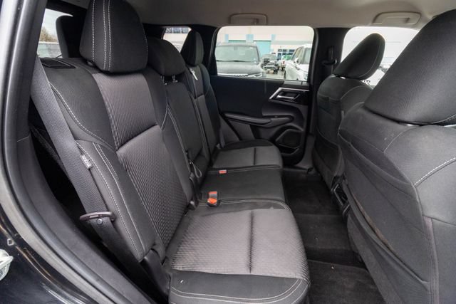 Used 2022 Mitsubishi Outlander ES AWD/4WD image 32