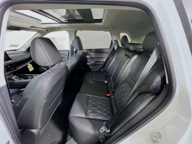 New 2025 Nissan Rogue Platinum w/ Platinum Premium Package image 23