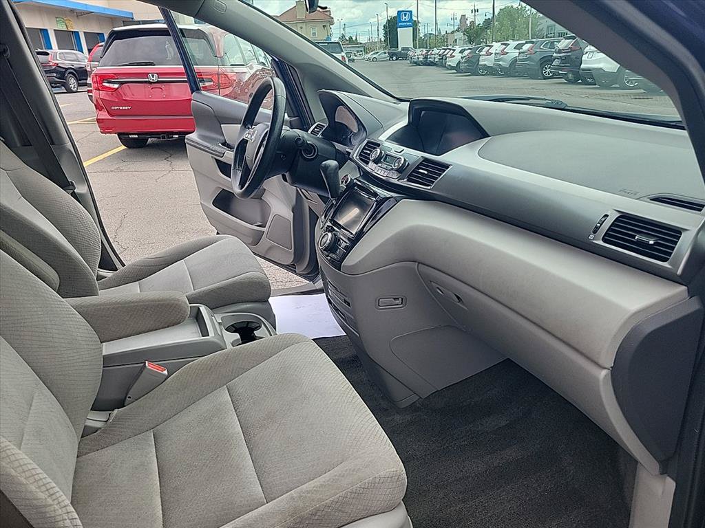 Used 2016 Honda Odyssey SE image 22