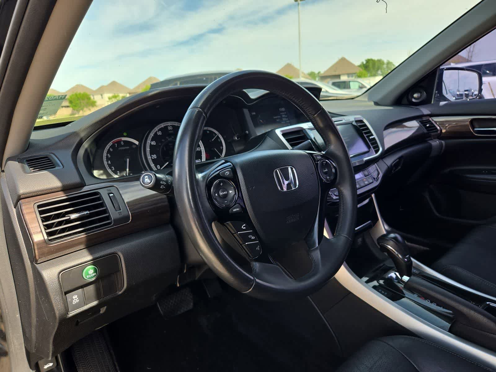 Used 2017 Honda Accord EX-L image 2