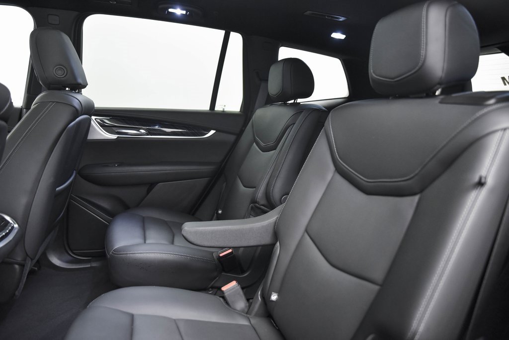 Used 2024 Cadillac XT6 Premium Luxury w/ Technology Package image 12