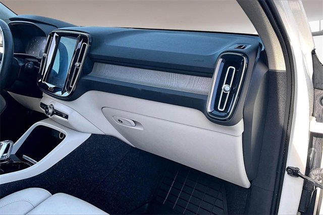 Used 2020 Volvo XC40 T5 Inscription image 25