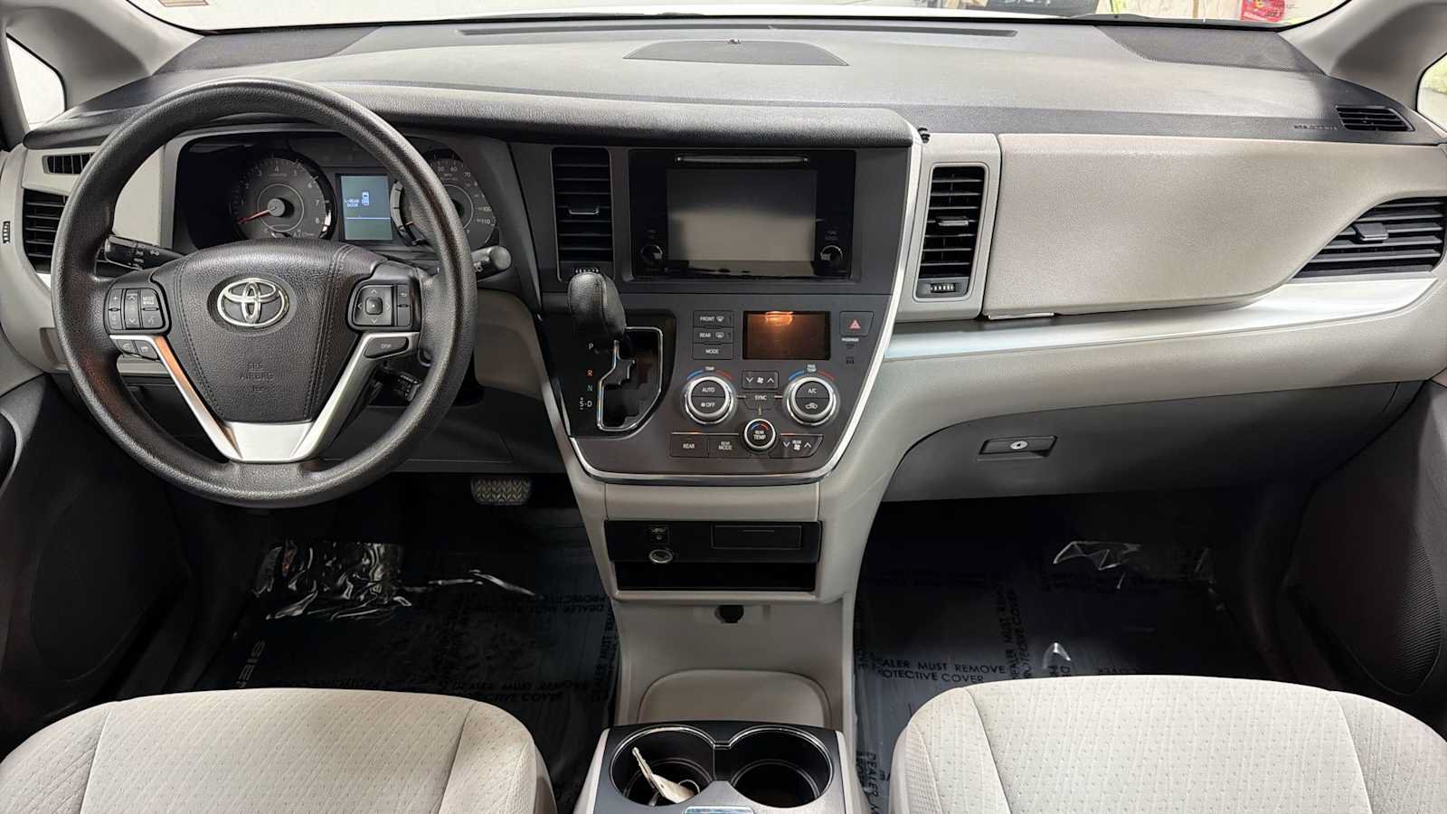 Used 2015 Toyota Sienna LE FWD image 26