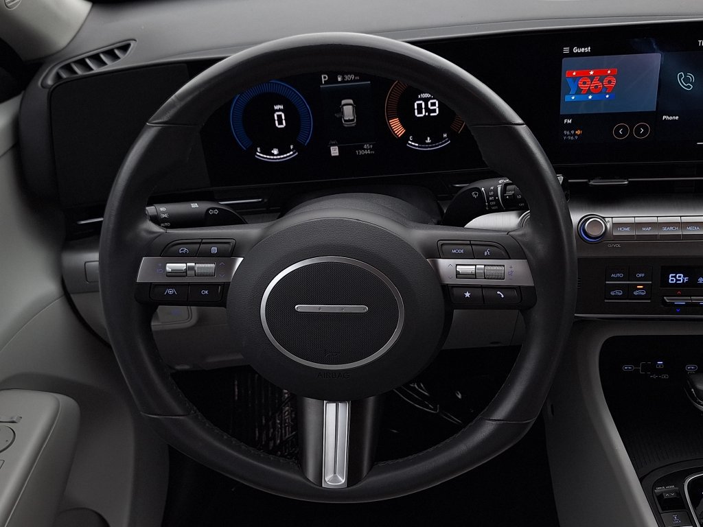 Certified 2024 Hyundai Kona SEL AWD/4WD image 15