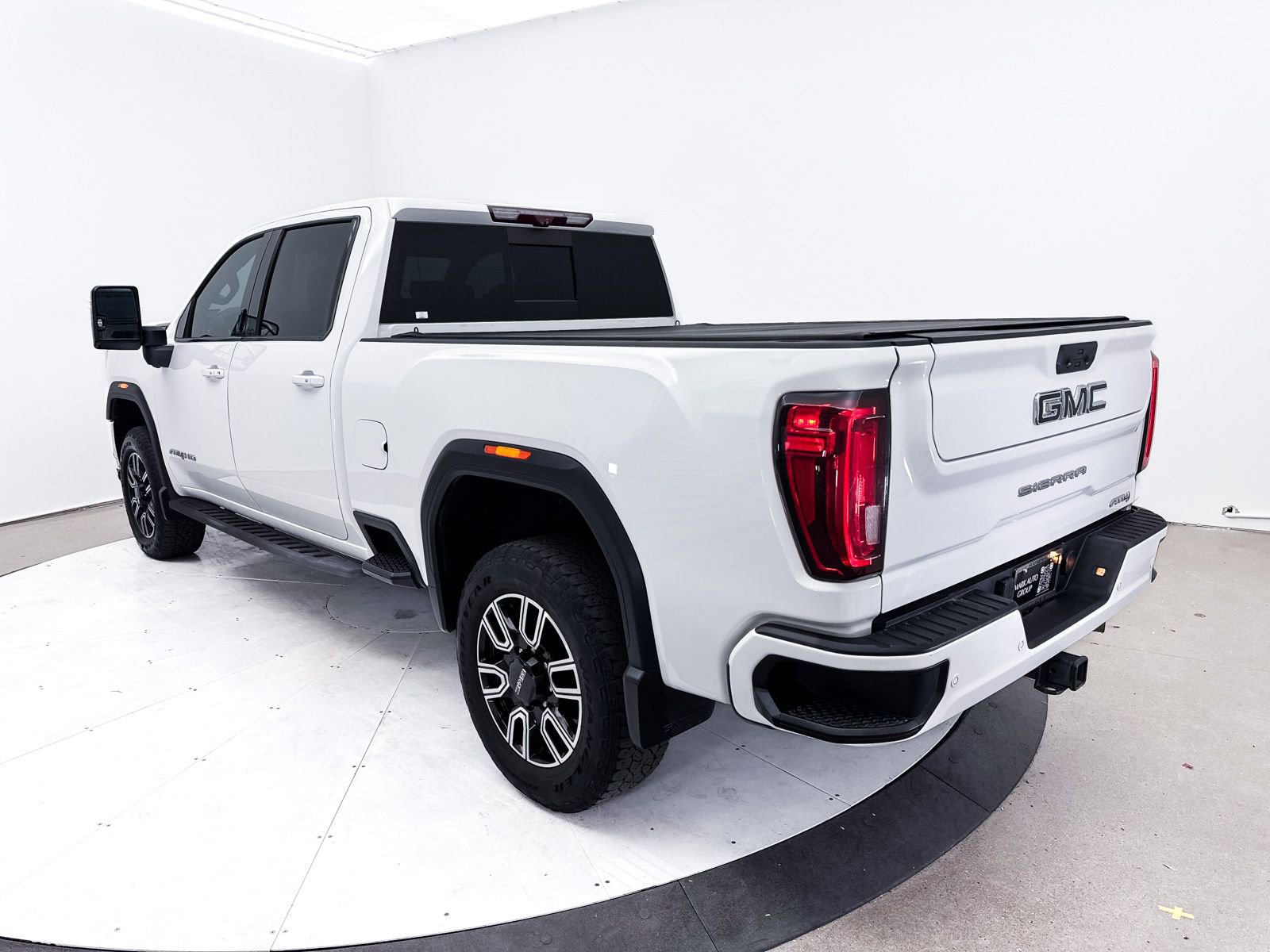 Used 2021 GMC Sierra 2500 AT4 w/ AT4 Premium Plus Package image 18