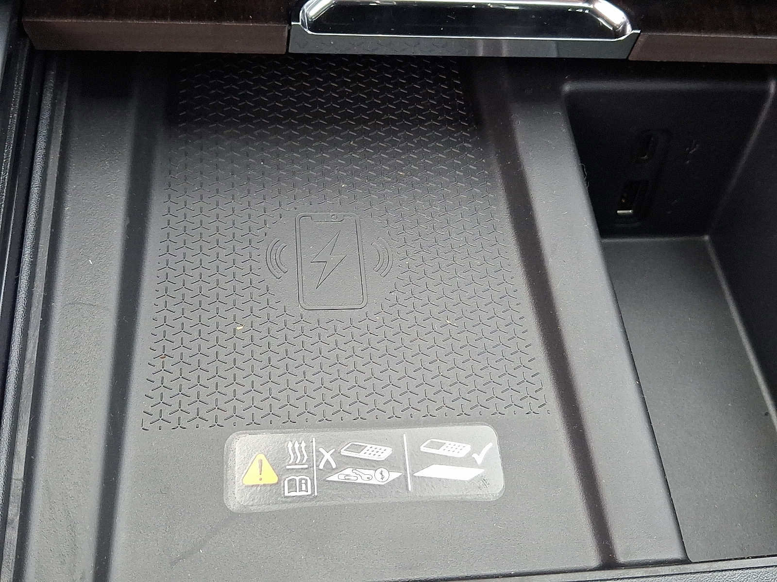 New 2026 GMC Acadia Denali Ultimate w/ LPO, Floor Liner Package image 18