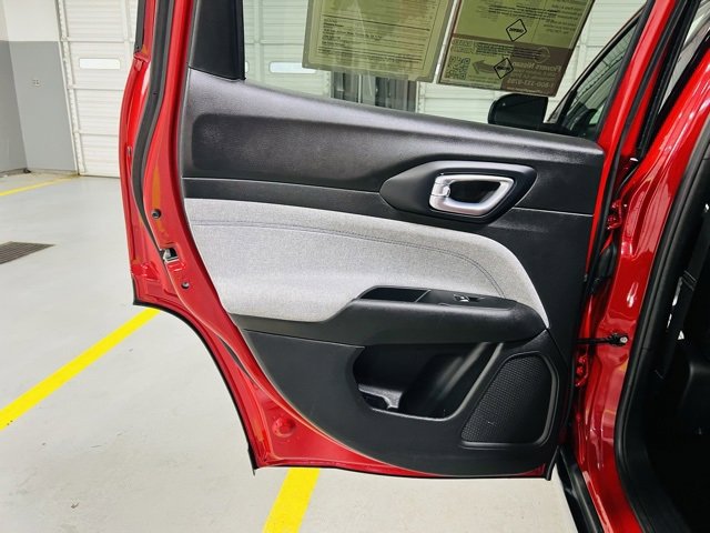 Used 2024 Jeep Compass Latitude image 26