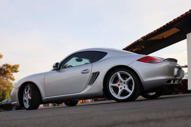 Used 2010 Porsche Cayman S RWD image 17