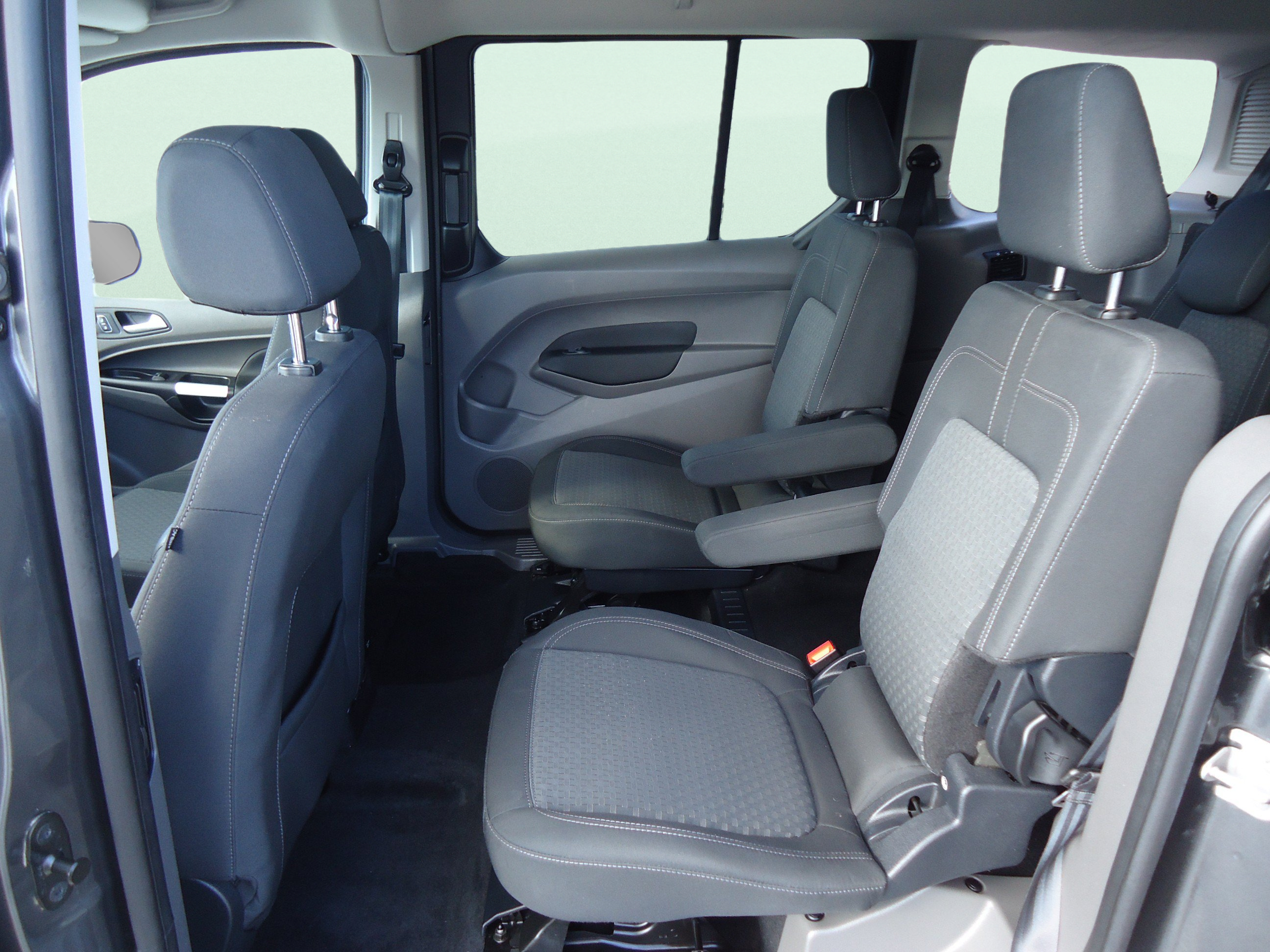Used 2021 Ford Transit Connect XLT FWD image 15
