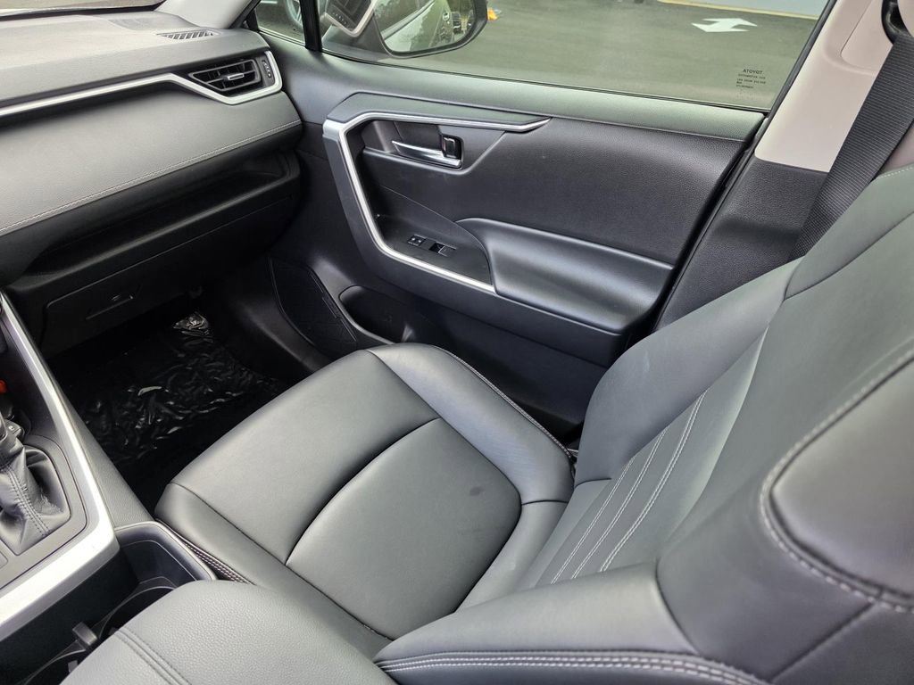 Used 2024 Toyota RAV4 XLE Premium image 28