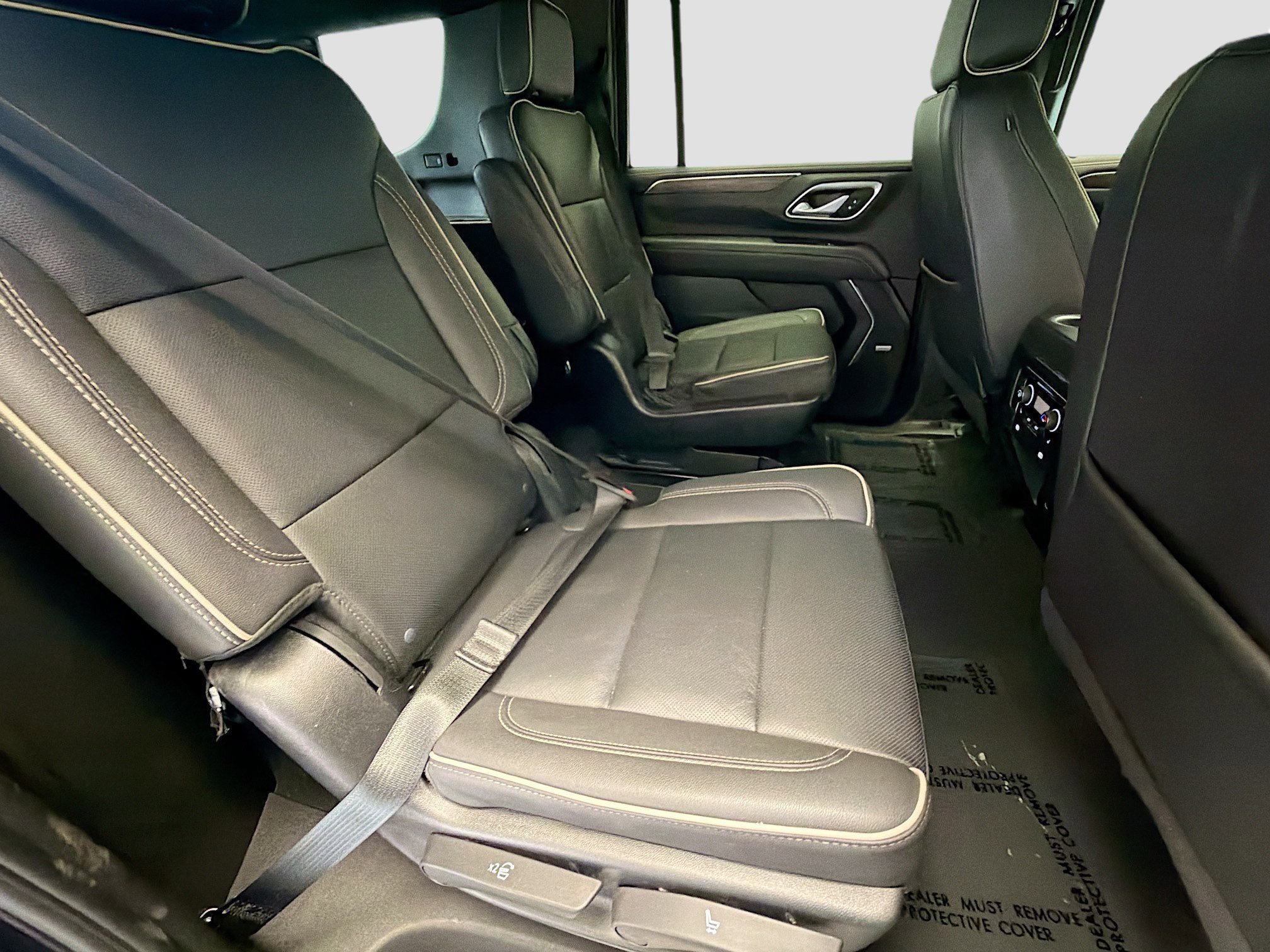 Used 2023 Chevrolet Suburban Premier image 13