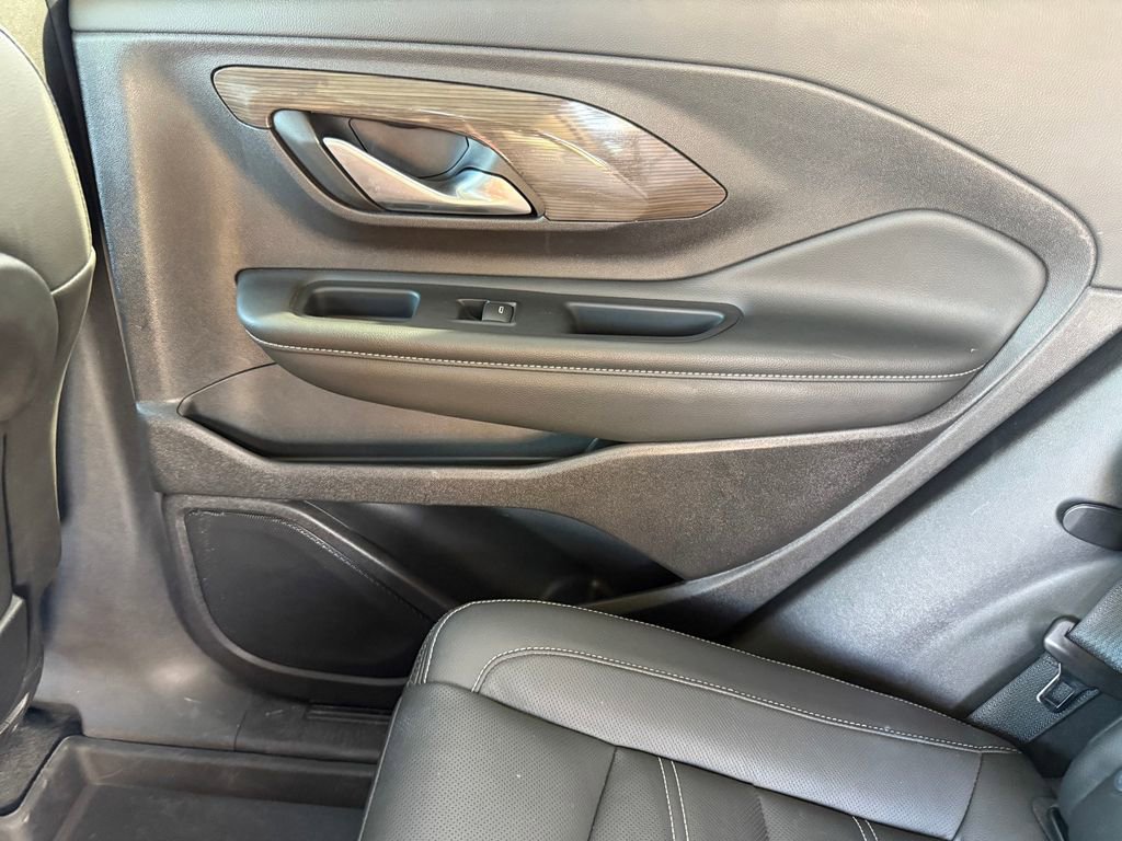 Used 2024 GMC Terrain Denali w/ Denali Premium Package image 27