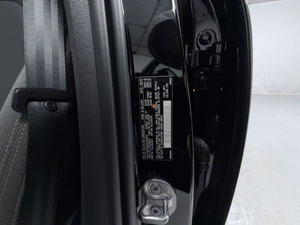 Used 2023 Volvo XC40 Recharge Core image 15