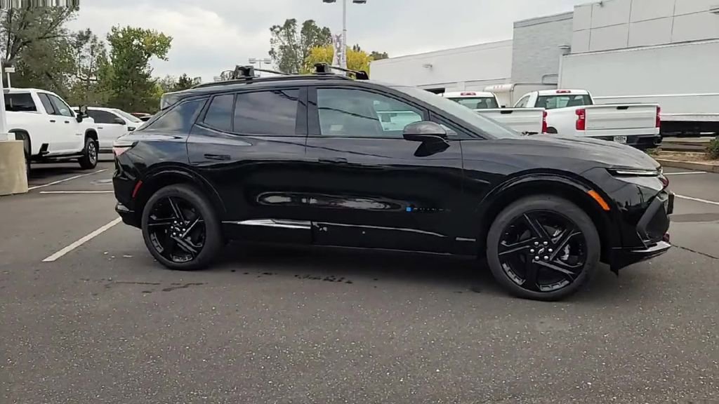 New 2026 Chevrolet Equinox EV RS image 9