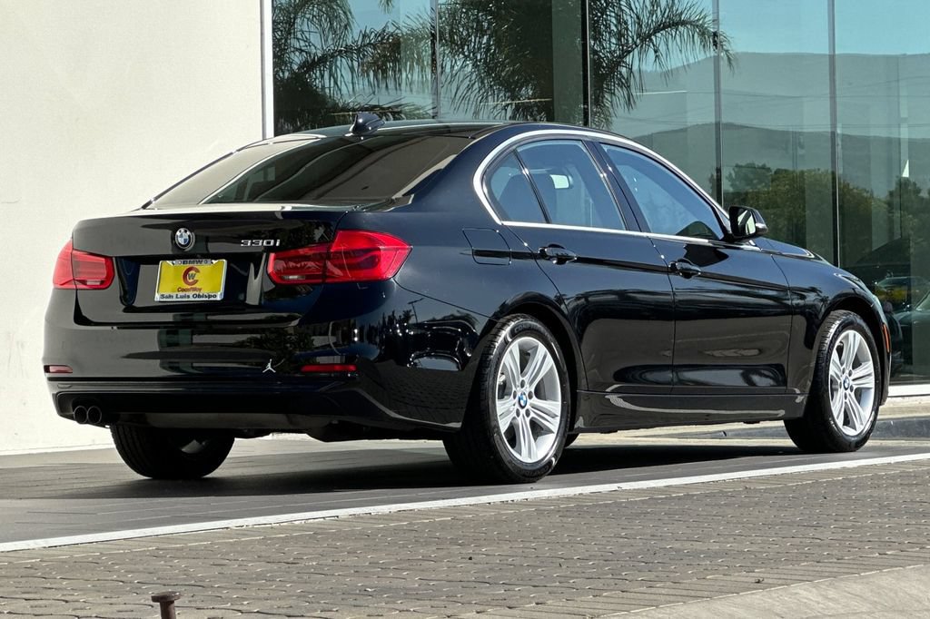 Used 2018 BMW 330i Sedan w/ Premium Package RWD image 3