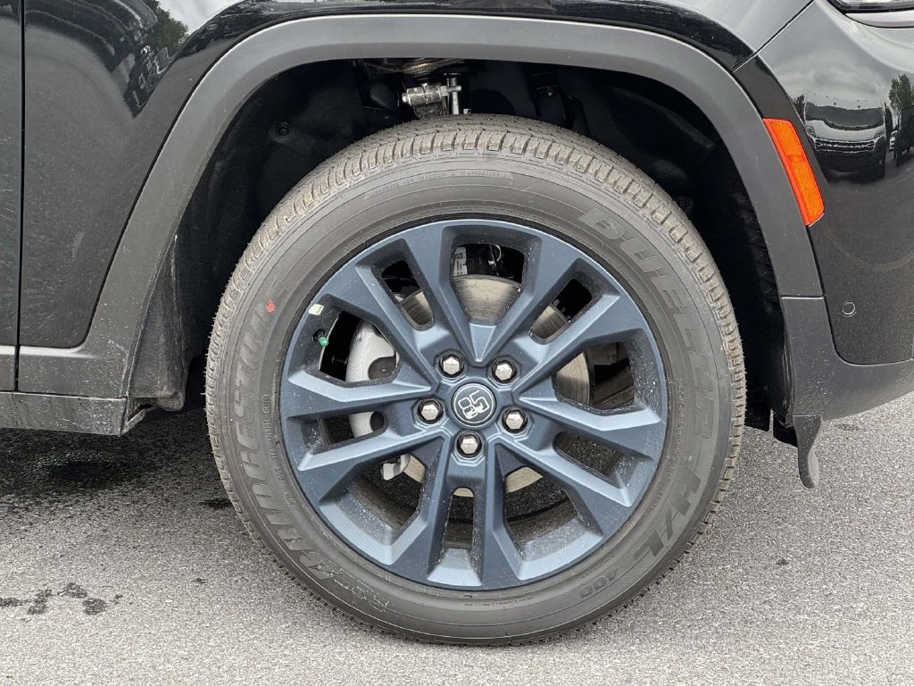 New 2026 Jeep Grand Cherokee Limited AWD/4WD image 12