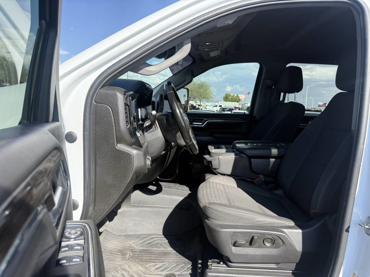 Used 2024 Chevrolet Silverado 2500 LT image 19