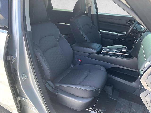 Used 2024 Nissan Pathfinder SV FWD image 9