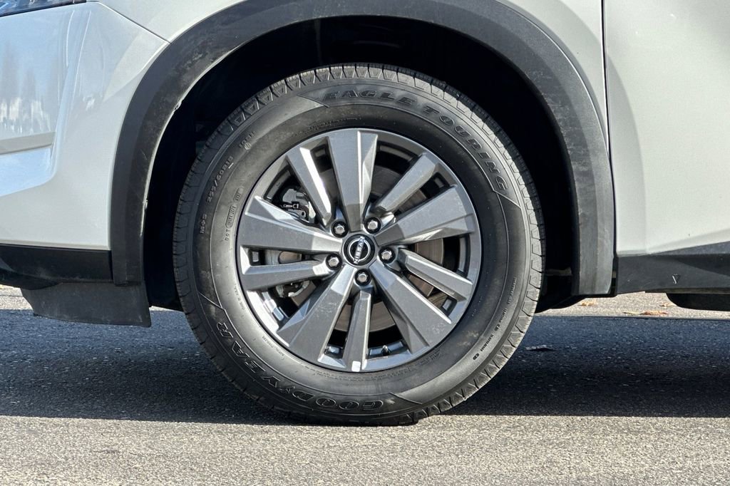 Used 2024 Nissan Pathfinder SV AWD/4WD image 27