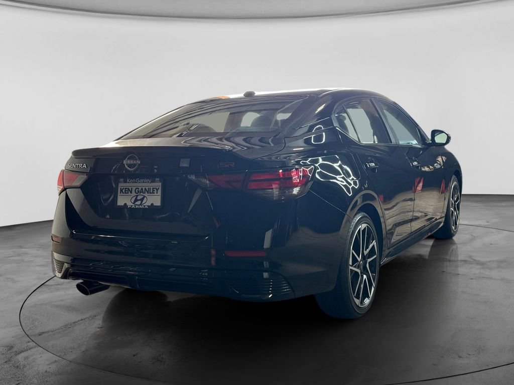 Used 2025 Nissan Sentra SR FWD image 3