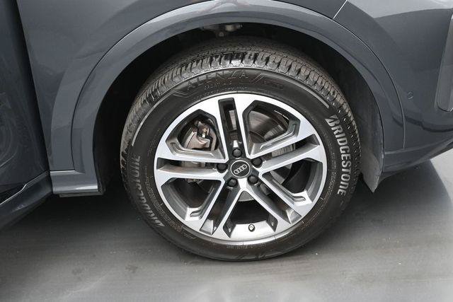 Used 2025 Audi Q5 Premium w/ Convenience Package AWD/4WD image 39