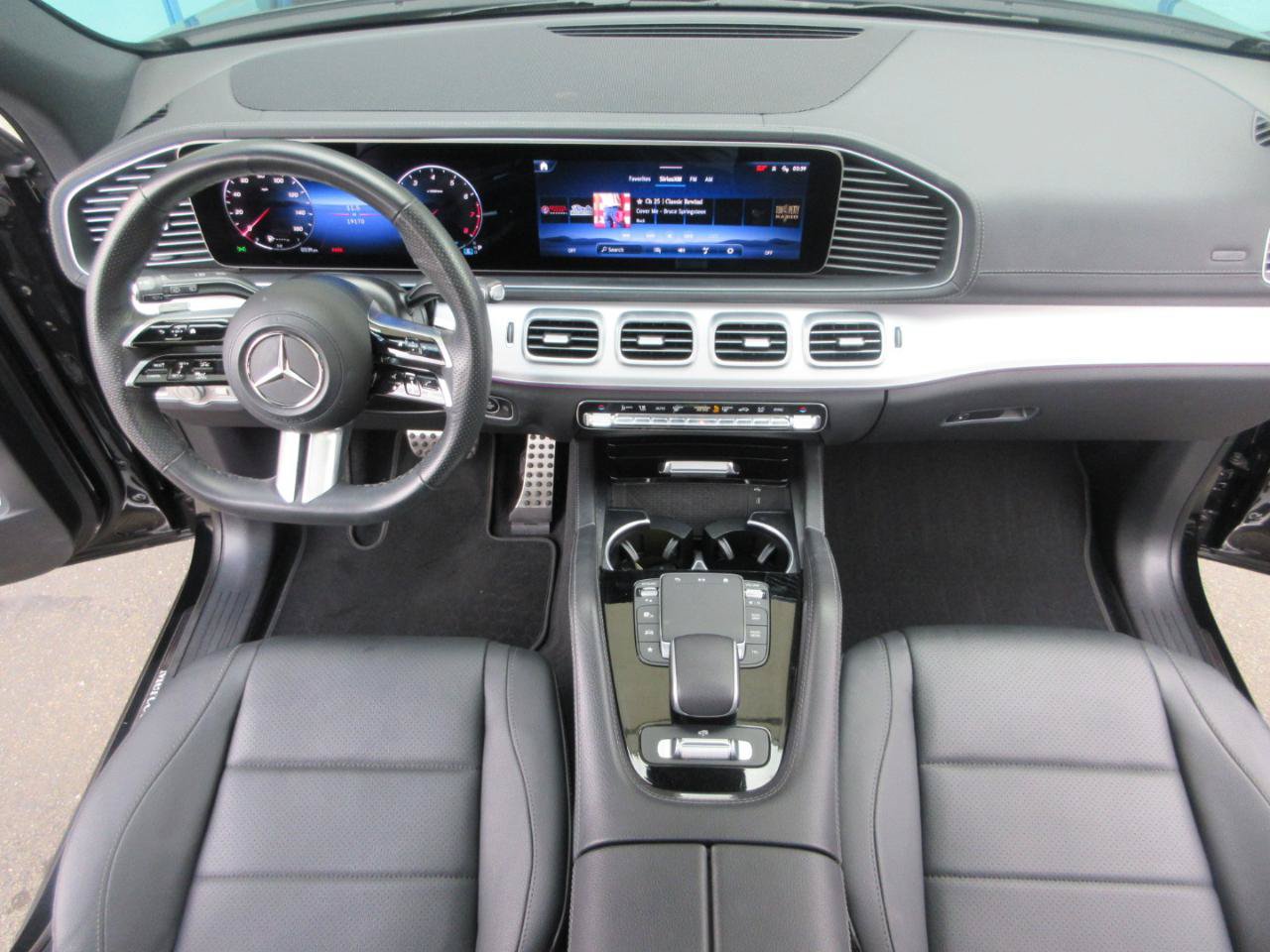Used 2024 Mercedes-Benz GLS 450 4MATIC w/ AMG Line Exterior image 18