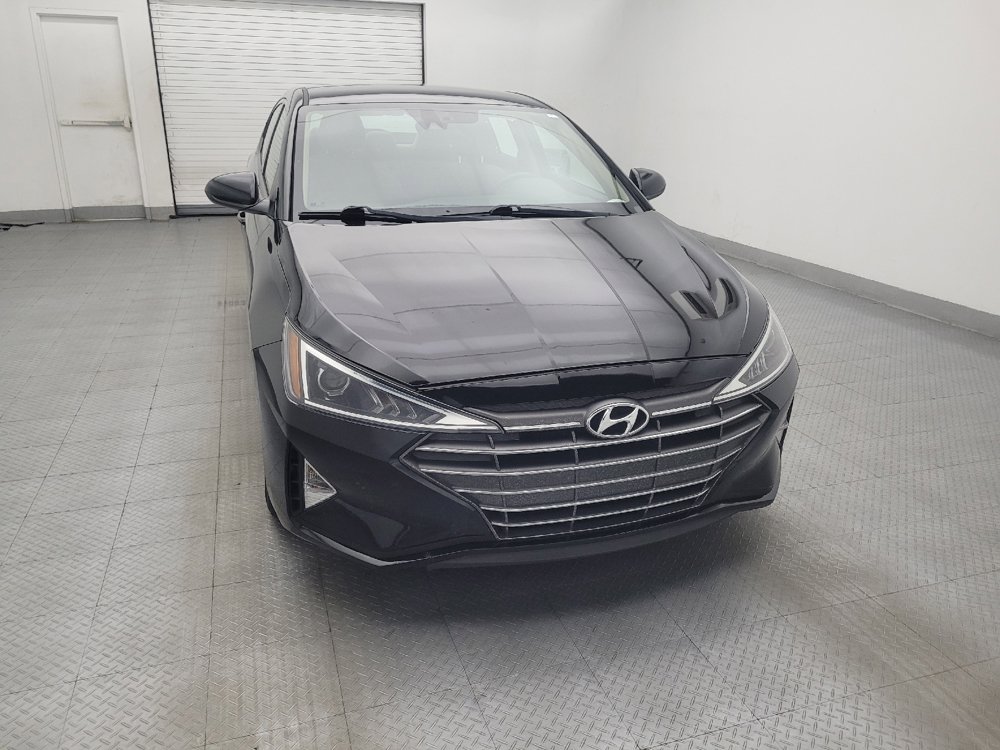 Used 2020 Hyundai Elantra SE FWD image 14