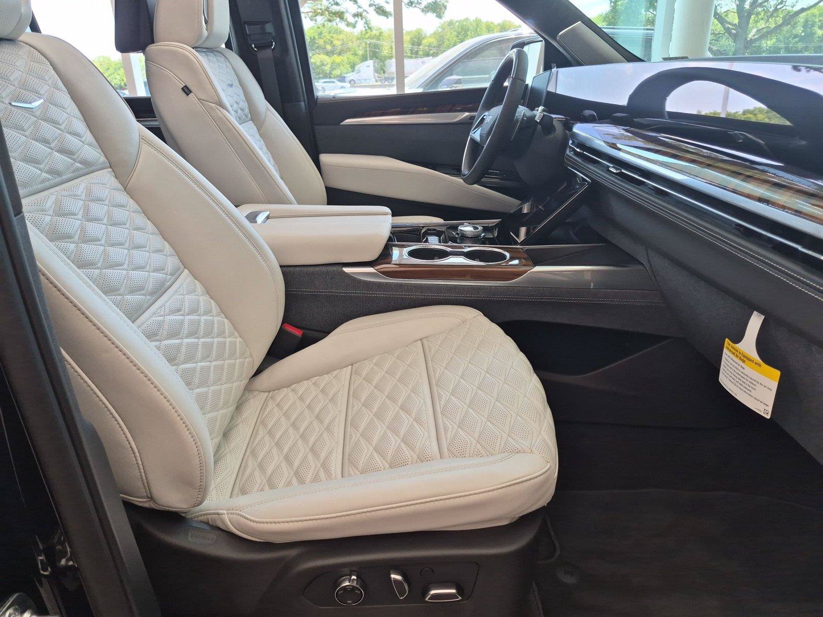 New 2026 Cadillac Escalade Platinum Sport w/ LPO, ONYX Package AWD/4WD image 20
