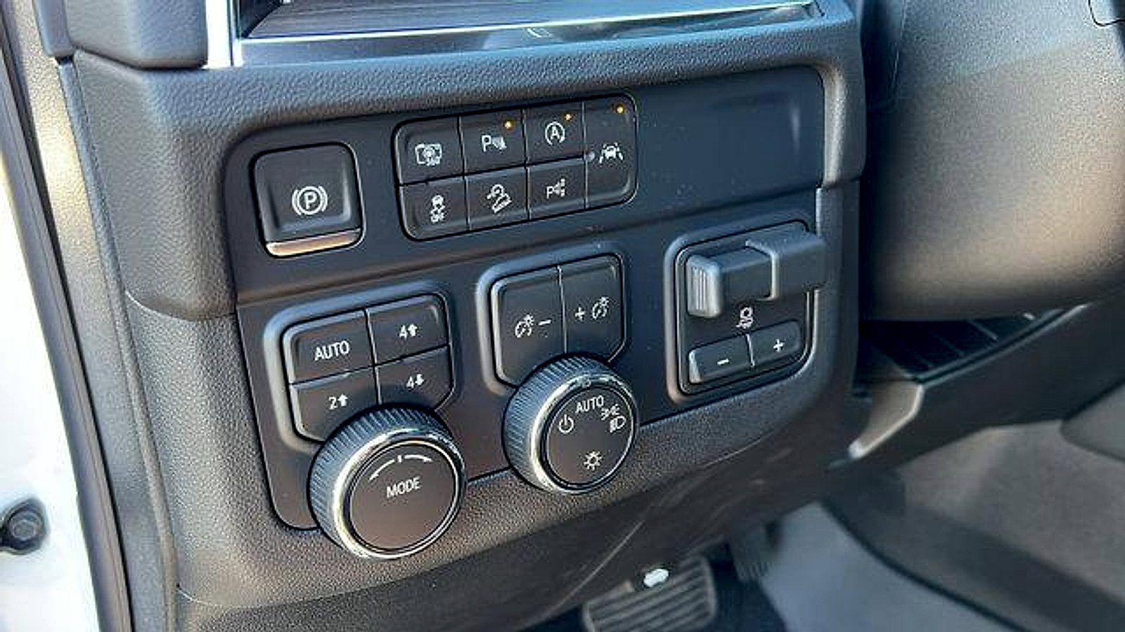 New 2026 Chevrolet Suburban LS w/ LPO, Get Active Package image 29