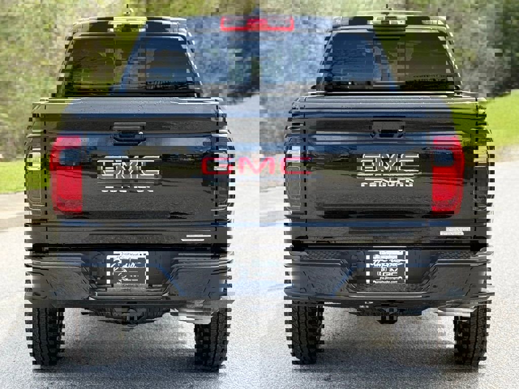 New 2026 GMC Canyon Elevation w/ Convenience Package image 12