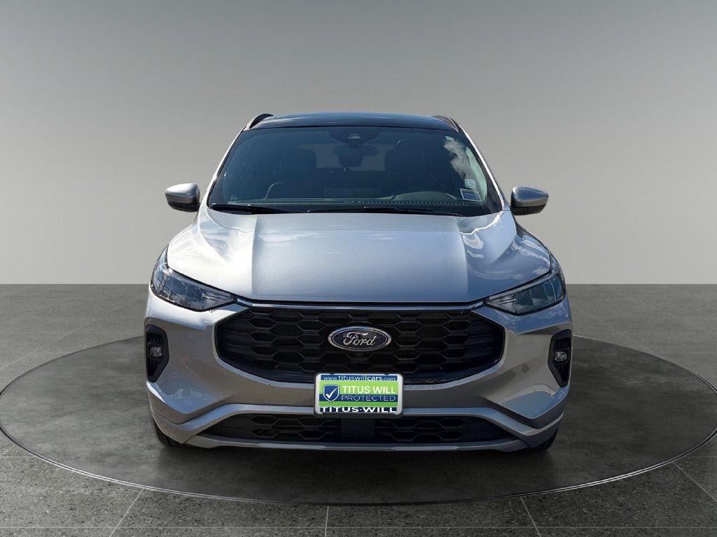 Used 2023 Ford Escape ST-Line Select w/ Tech Pack #2 AWD/4WD image 2