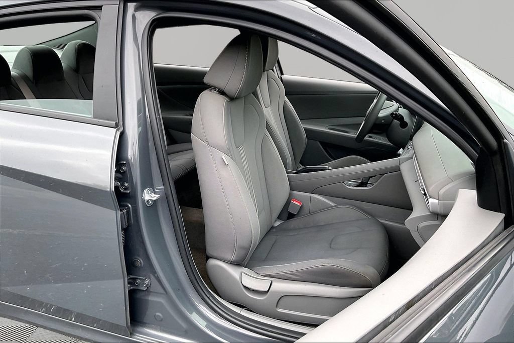 Used 2024 Hyundai Elantra SEL FWD image 31