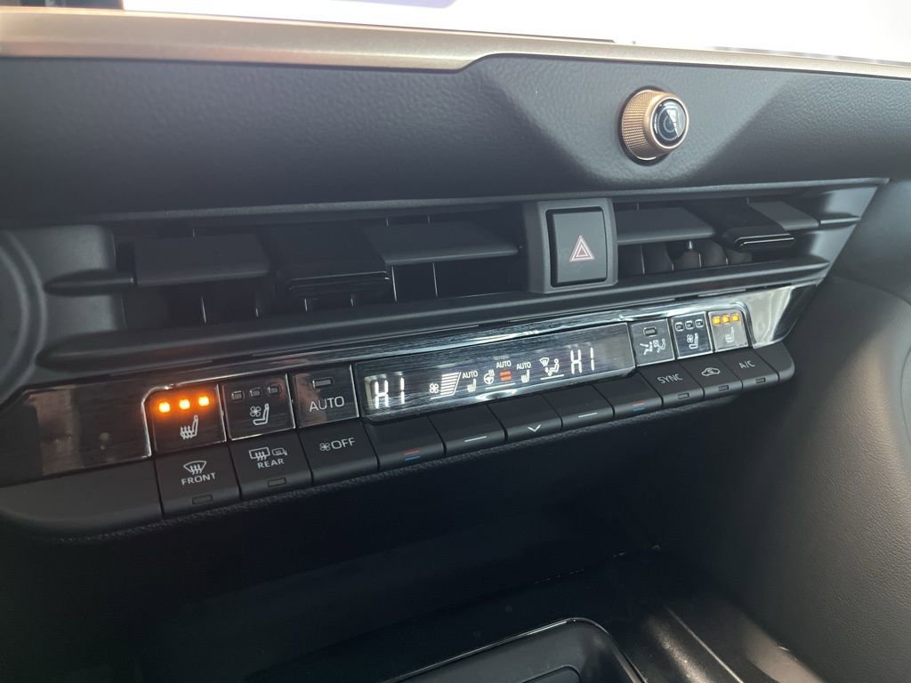 Used 2025 Toyota Crown Signia image 15
