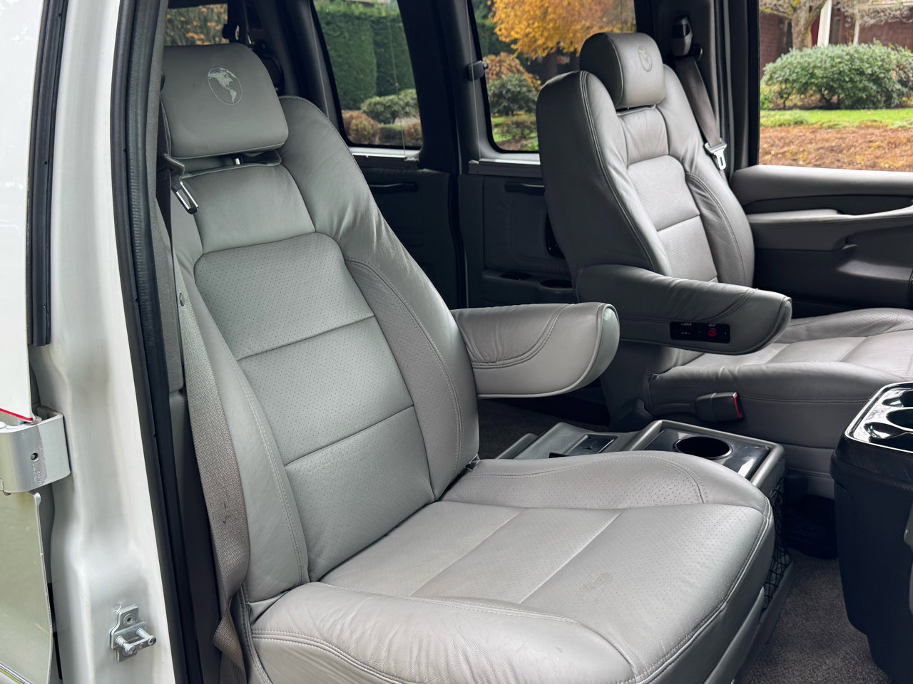 Used 2008 Chevrolet Express 1500 AWD w/ Preferred Equipment Group image 38