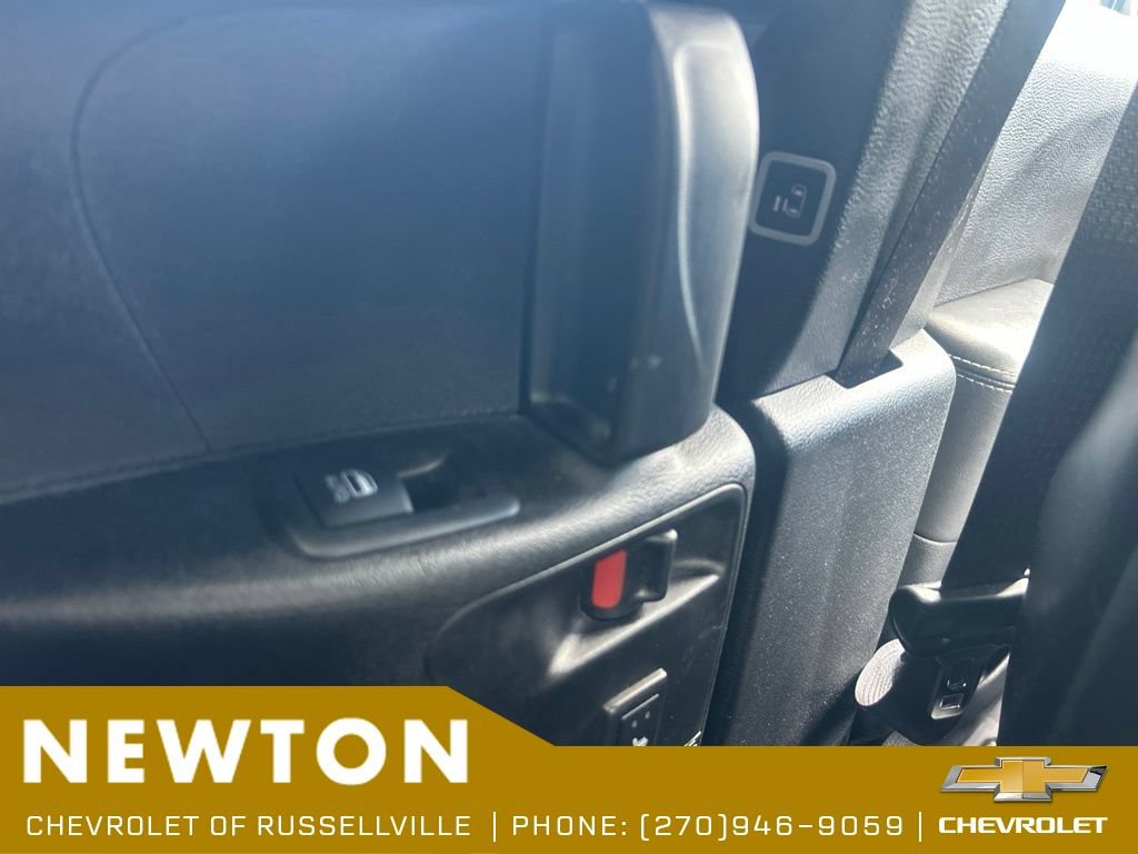 Used 2025 Chrysler Pacifica Limited FWD image 37