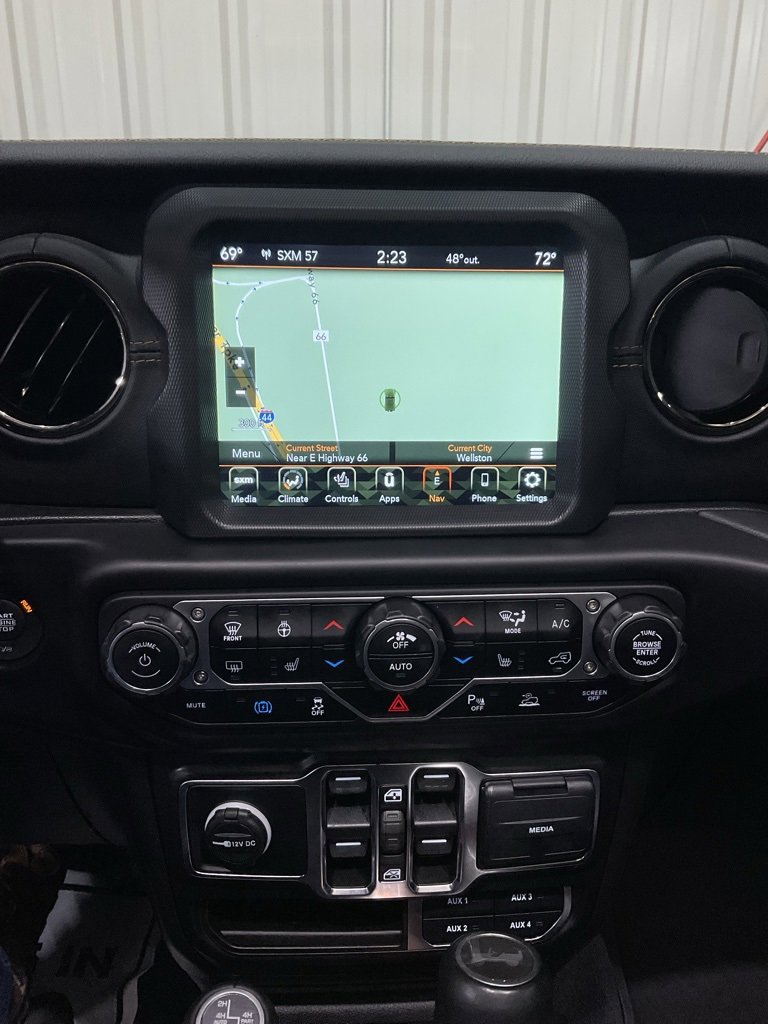 Used 2023 Jeep Wrangler Unlimited Sahara image 16