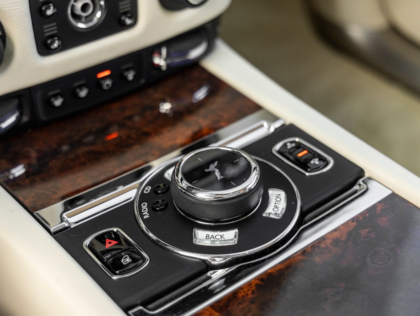 Used 2015 Rolls-Royce Ghost RWD image 34