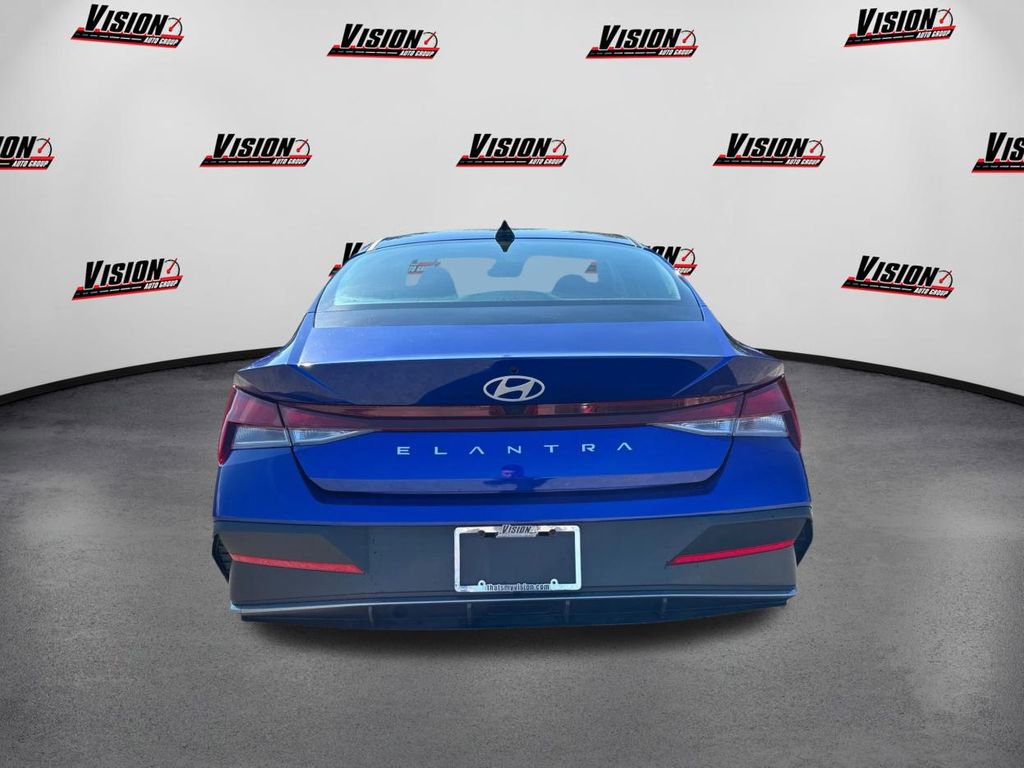 Certified 2024 Hyundai Elantra SE image 6