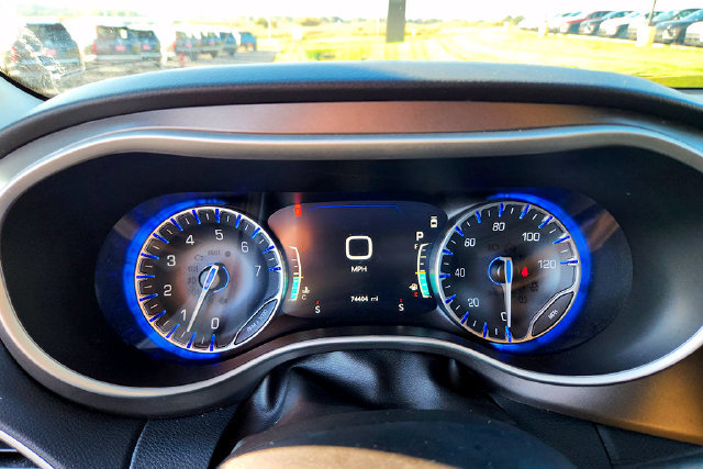 Used 2024 Chrysler Pacifica Touring-L FWD image 15
