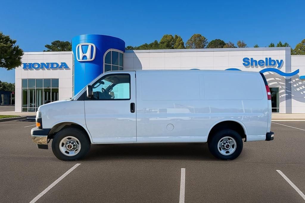 Used 2024 GMC Savana 2500 w/ Driver Convenience Package image 5