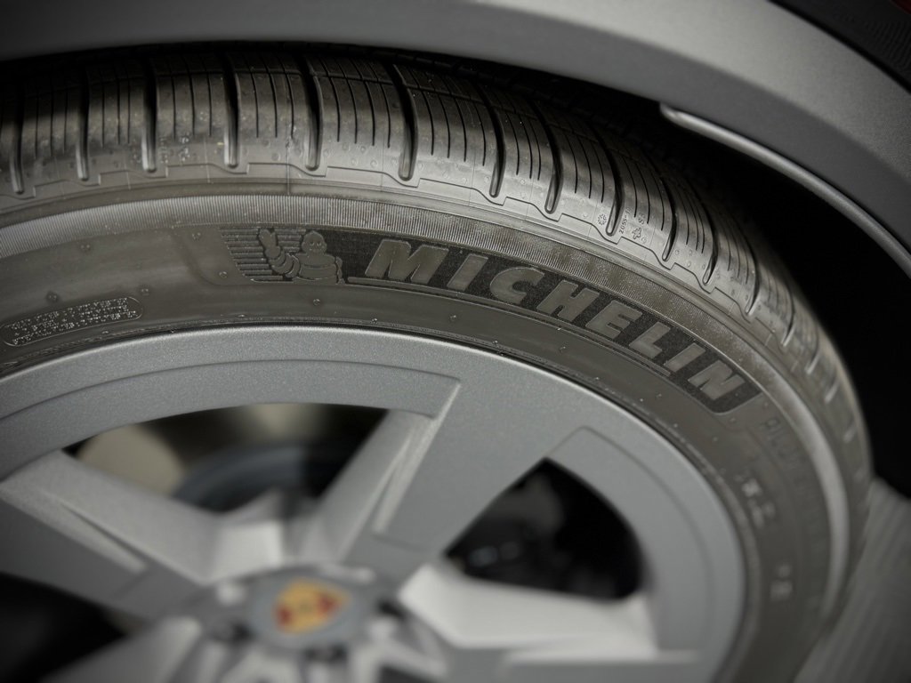 New 2025 Porsche Macan 4 Electric image 21