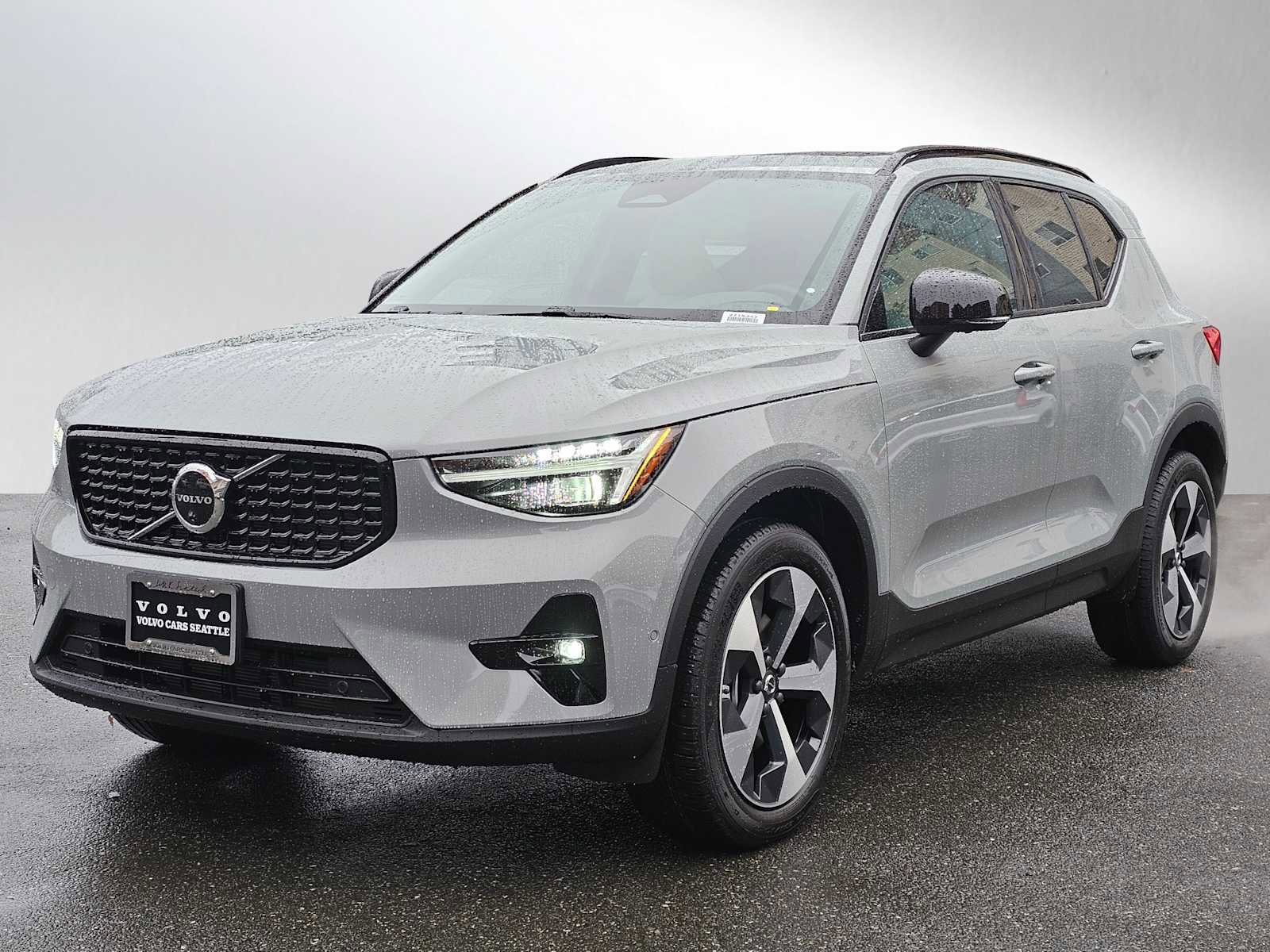 New 2026 Volvo XC40 B5 Plus w/ Protection Package Premier image 3