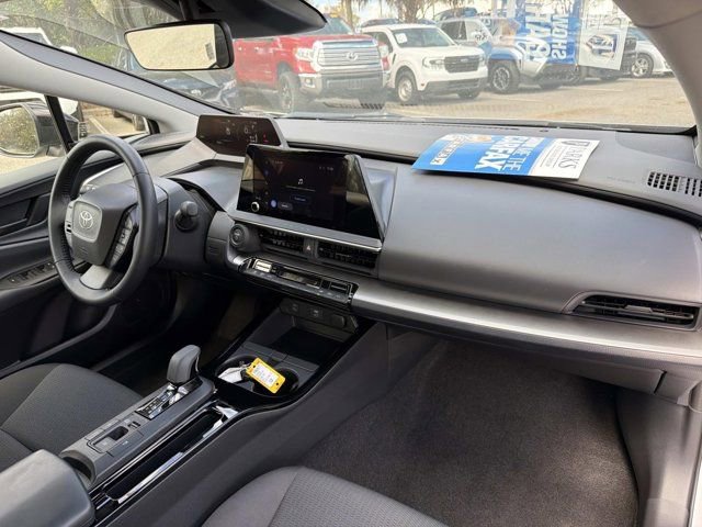 Used 2025 Toyota Prius LE image 17
