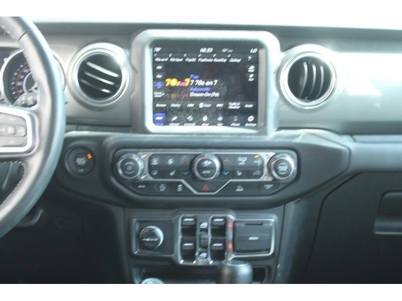 Used 2023 Jeep Wrangler Unlimited Sahara w/ LED Lighting Group AWD/4WD image 17