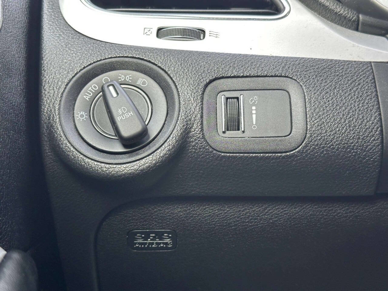 Used 2018 Dodge Journey SXT image 32