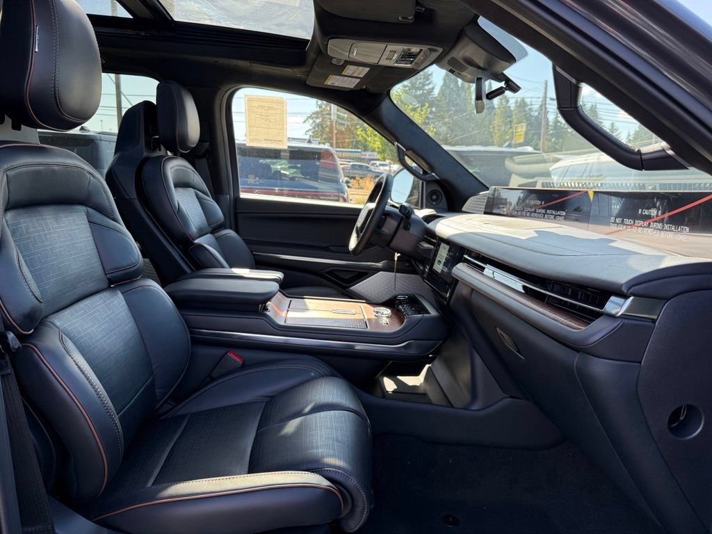 New 2027 Lincoln Navigator Black Label AWD/4WD image 9